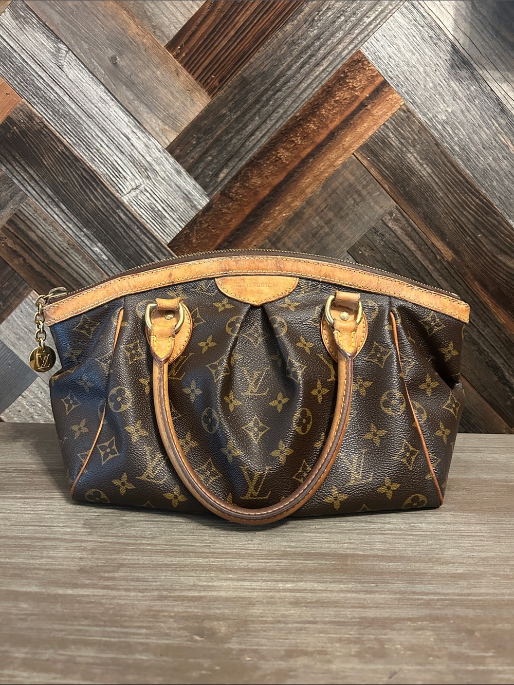 Louis Vuitton Tivoli PM Handbag - Picture 2 of 8